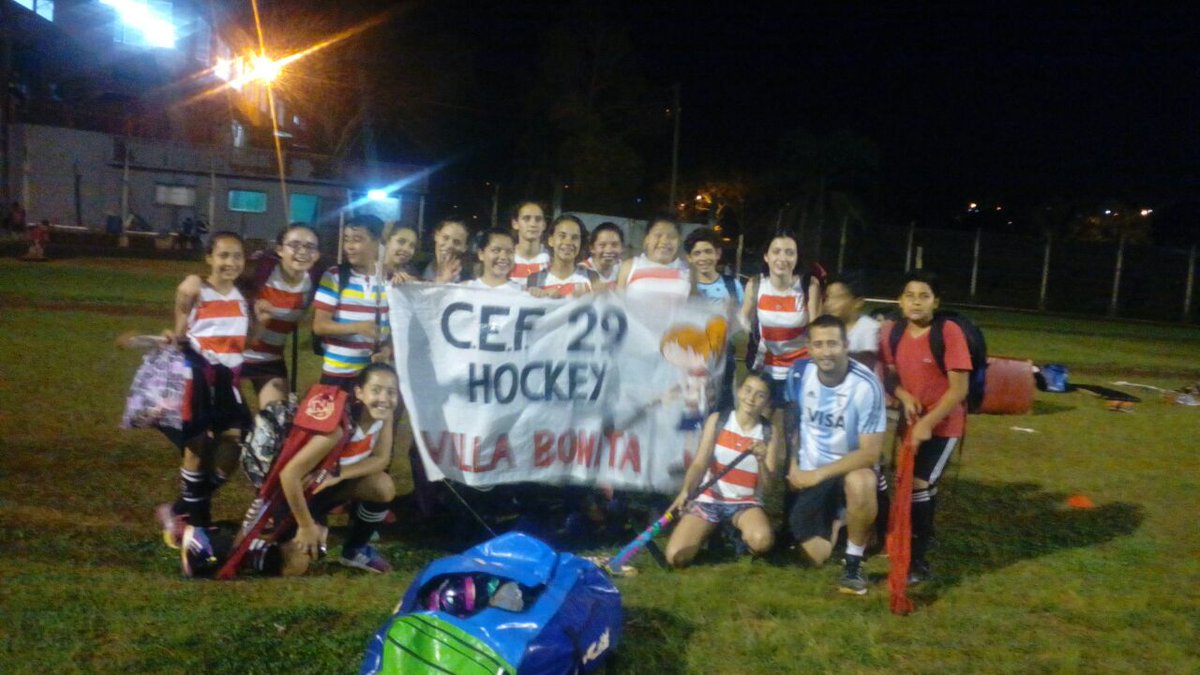 galarza_renzo's tweet photo. Mira @mariluleverberg Mira esa caritas de felicidad... sub 14 F y M del #CEF29 al torneo provincial #JuegosEvita #GraciasEterno #hayLaburo https://t.co/f87tudpDWd
