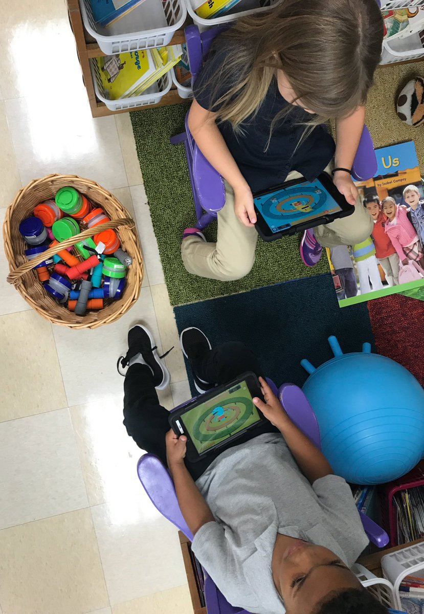 Watson1stGrader's tweet photo. Picked up our class iPads today 🙌🏾🙌🏾🙌🏾 https://t.co/KpWFkAc087