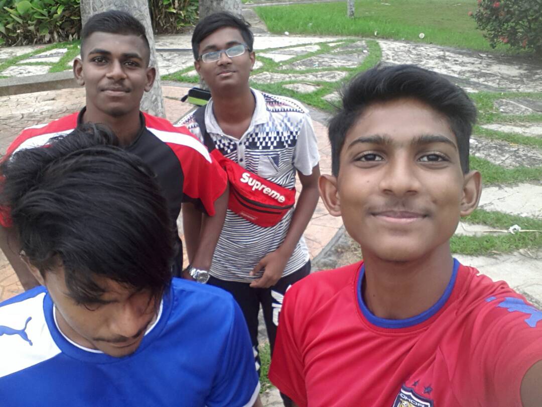 Abrian311's tweet photo. Before #Kabaddi Training wif them 😂 💕💕 https://t.co/LrxKDYDvC7