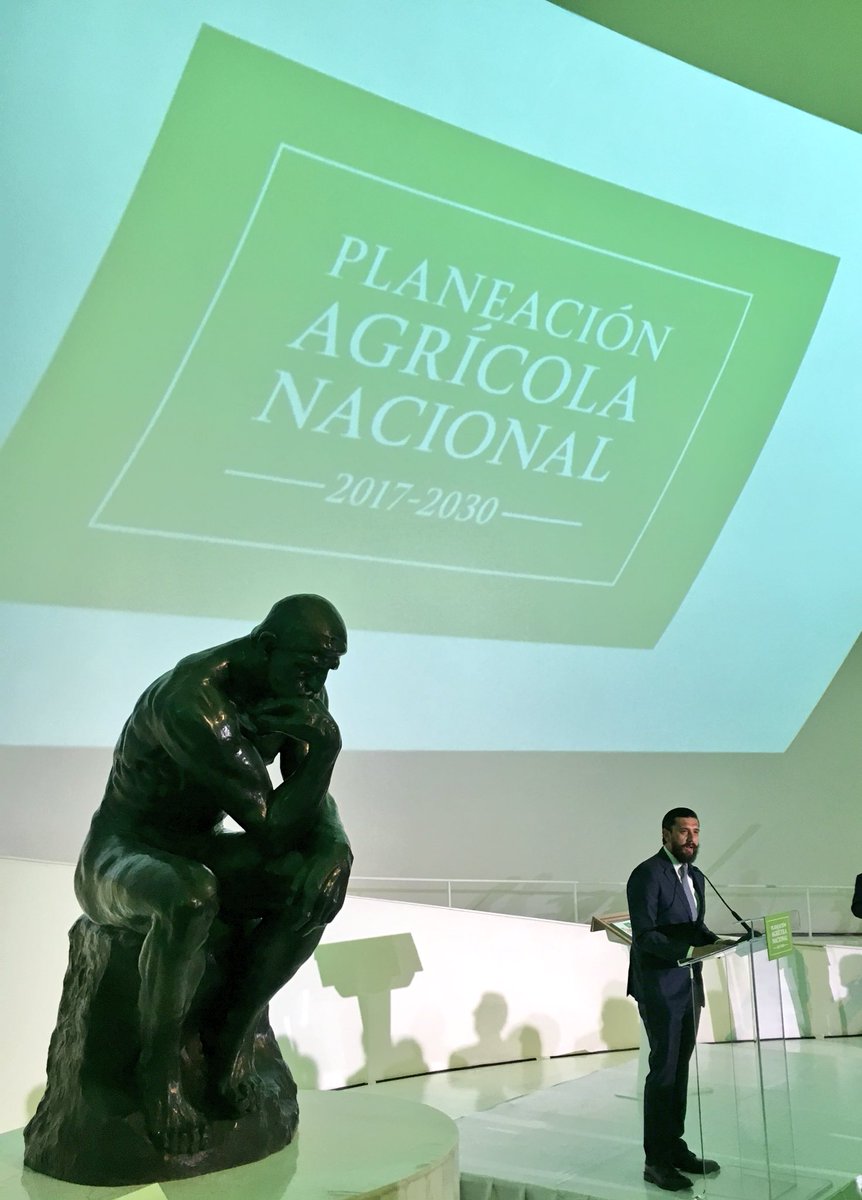 JorgeNarvaezN's tweet photo. Presenta el Srio. @ppcalzada la #PlaneaciónAgrícolaNacional "Politicas públicas integrales con visión a mediano y largo plazo" @SAGARPA_mx https://t.co/Z5s90ZTke2