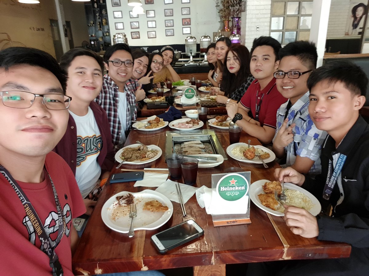 RNA_Mond's tweet photo. Treat by our boss Ms. Mhy and sir JM. Rewards for our Sprint 12. Winning team Team Mavie (CHAMPION). :) <3
#BestExperience at DRI. #LEEHAK https://t.co/BWymMIaocq