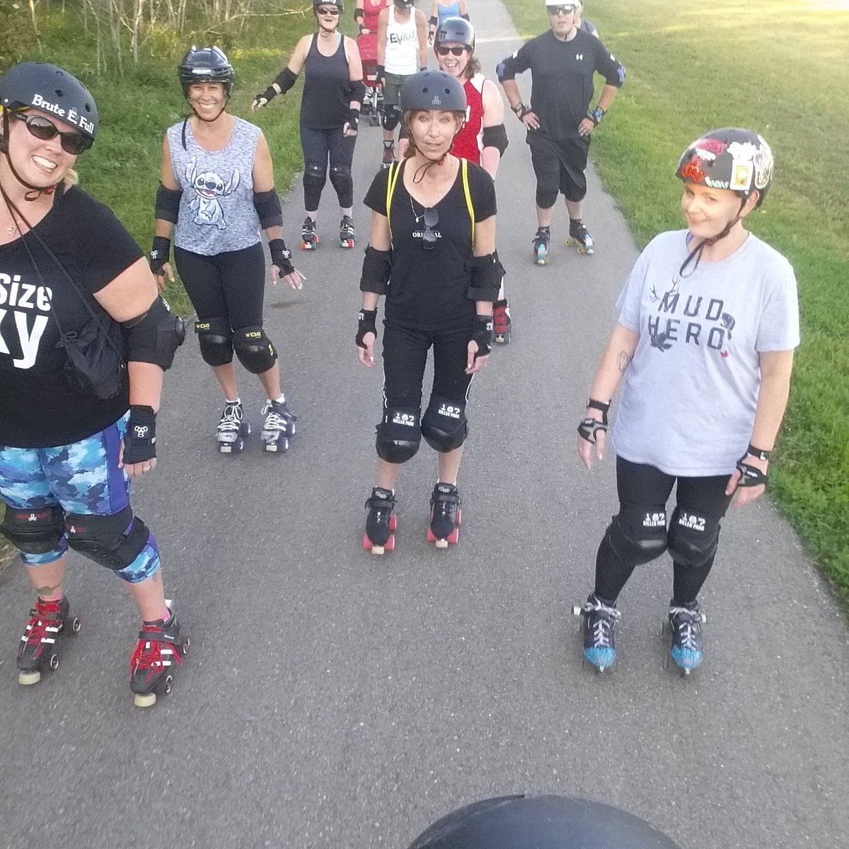 BruteEFull's tweet photo. Find your tribe and love them hard. #gladtobebackonskates #noexcuses #healthieryou #exercise #fitness #rollerderby #fortsask #rollerskating https://t.co/2waQ9w1MWu