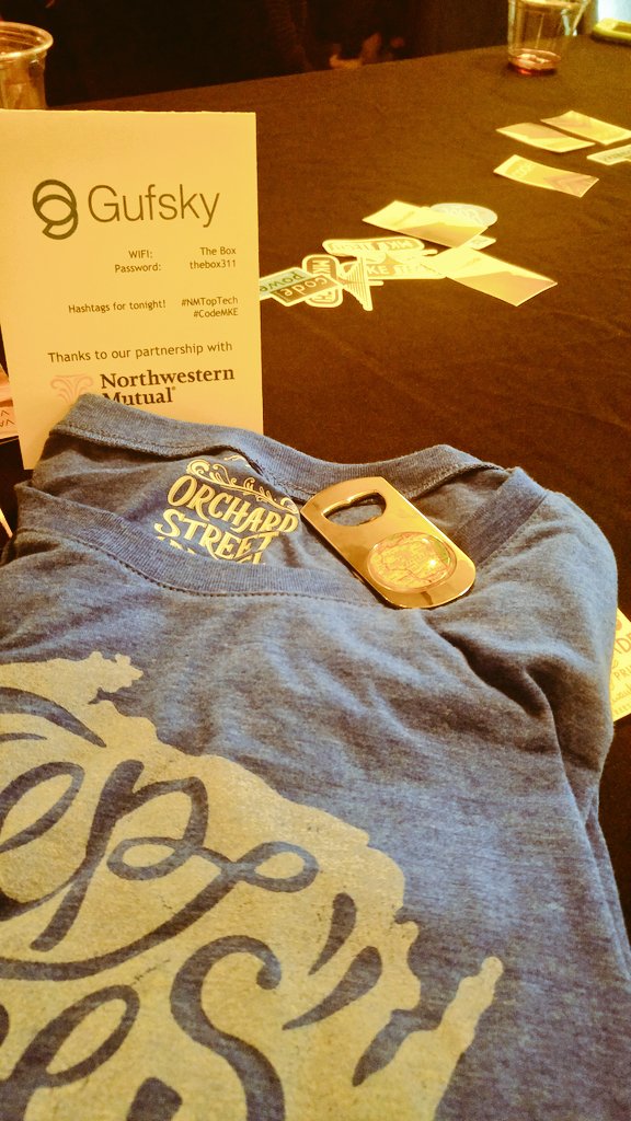 happinessie101's tweet photo. Won some swag! #NMTopTech #CodeMKE #MKEGDI #MeetupTuesday https://t.co/dUPjJD8f5u