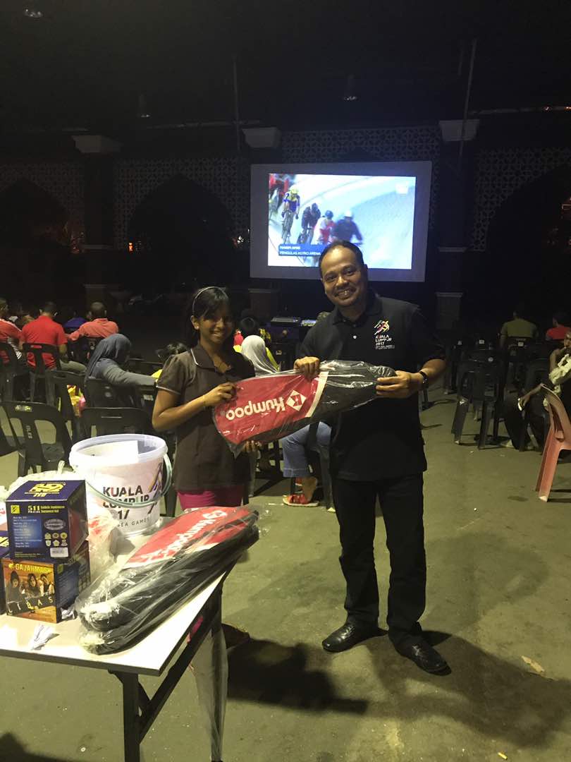 AmranLarut's tweet photo. Tayangan Big Skrin Perlawanan Akhir Bola Sepak Sukan SEA d Selama dan Batu Kurai.Tq kpd semua AJK Pemuda @dhzhamzah @PerakBNYouth @Khairykj https://t.co/0d8acjk54v