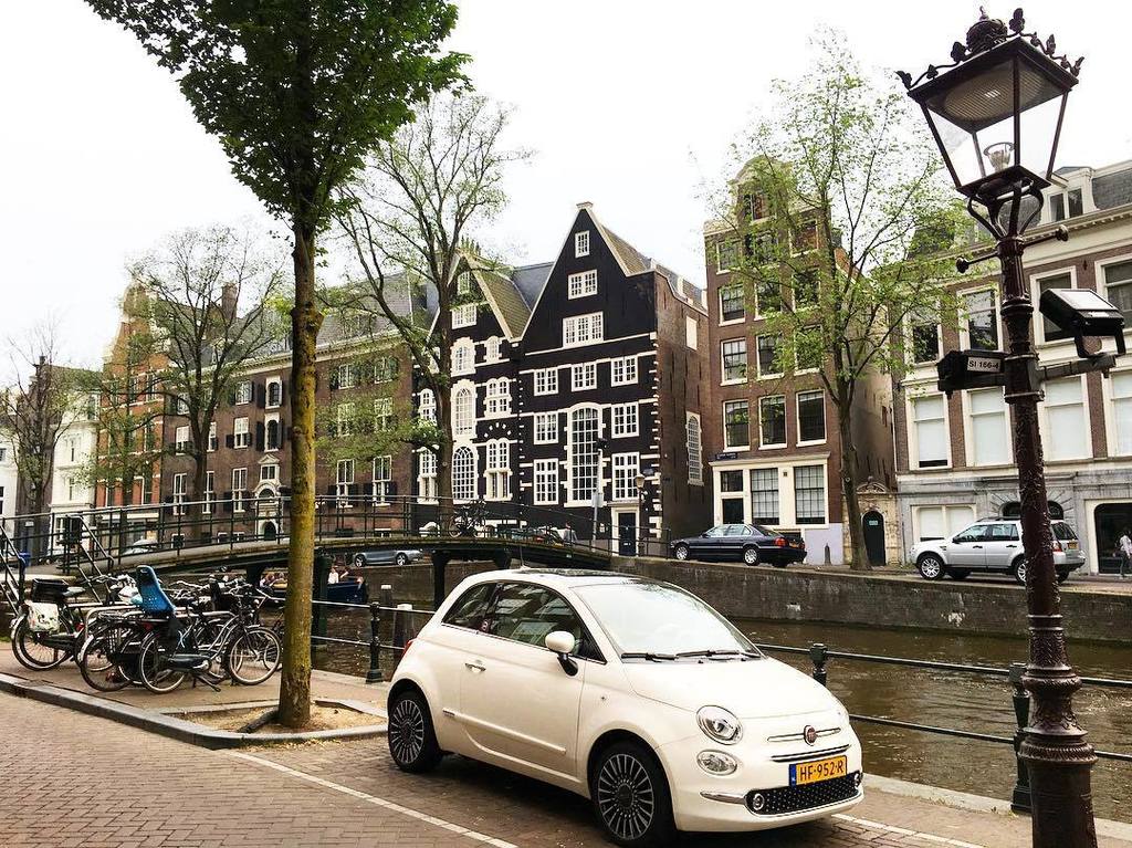 #wanderlusting 😴😴😴
Check out the details on the lamp stand! .
.
.
.
.
#amsterdam #amsterdamworld #amsterdamcitygui… ift.tt/2wHuwXQ