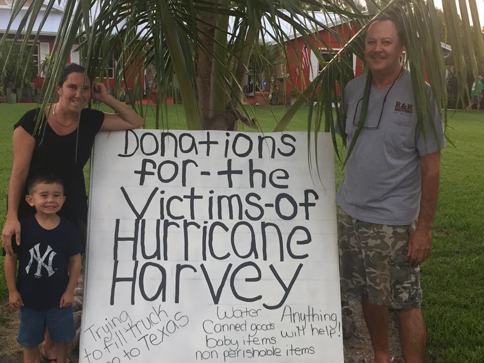 ApplerKristina's tweet photo. This is in Rockey Point. DM me for address if you have anything to donate. 
Clothes, water, blankets, towels, non perishable food, ECT https://t.co/PFiveSucgR