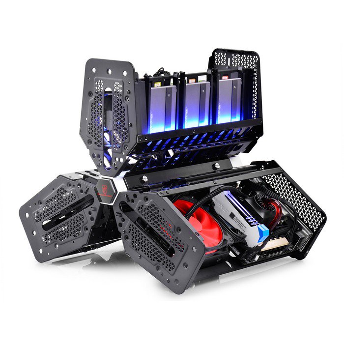 見た目のインパクトがすごい！拡張性も高い三ツ星型PCケース『DEEPCOOL 