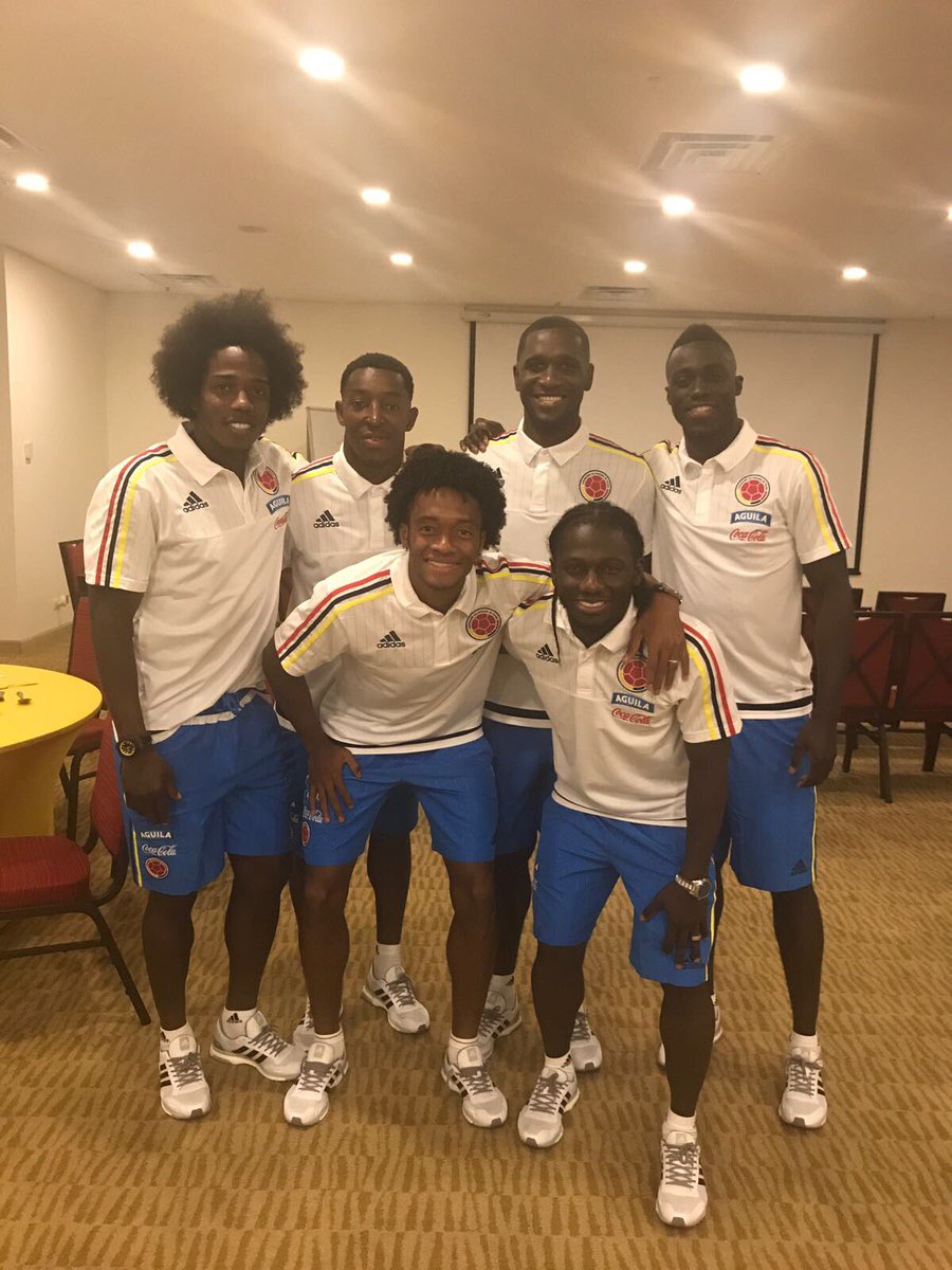 Cuadrado's tweet photo. Enorme privilegio y honor ser colombiano Somos un solo color y una sola ilusión #Rusia2018 q con todo lo que hacemos podamos honrarte JESUS https://t.co/l3kn978X97