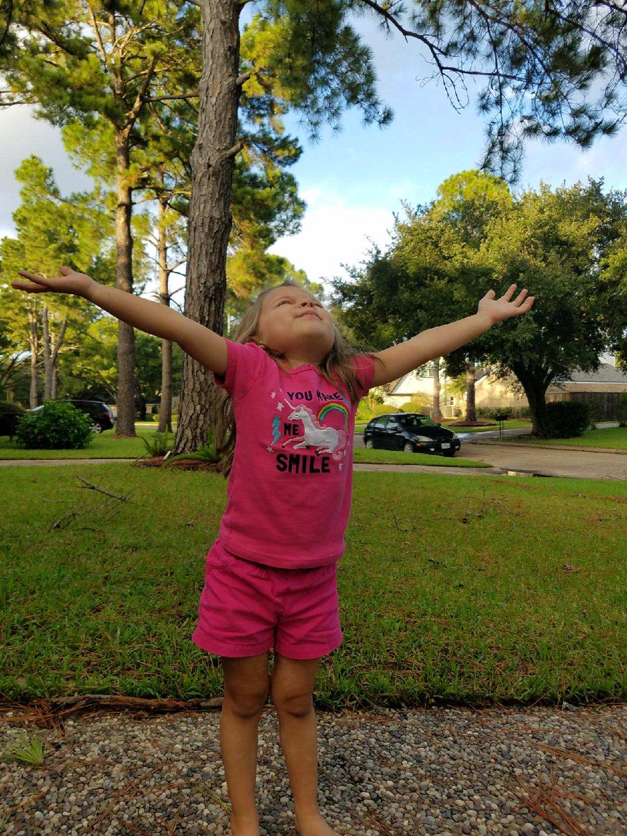 msmrphy's tweet image. #2HoustonMy niece Emma greets the sun today in Katy after Harvey.