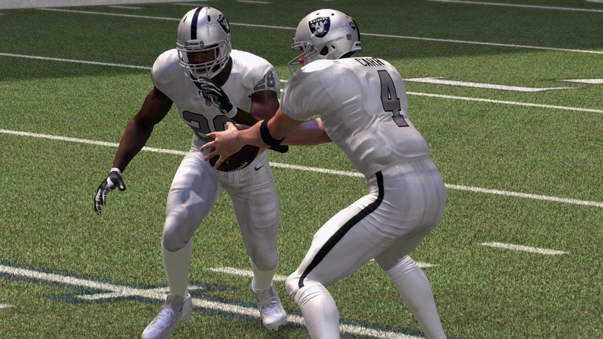 RZ_EdReed_DBU's tweet photo. Carr and Richard getting their timing down with the absence of Lynch ....looking good in their #NikeColorRush https://t.co/8n1lGxGvuh