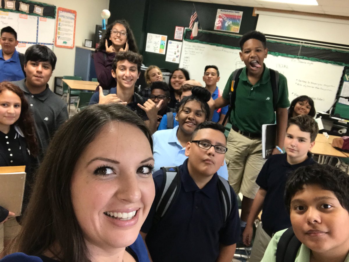 MissSHyde's tweet photo. #selfie #day2bearCamp #success #LoveFirstBearPride #2017 #teacher #ClassInSession https://t.co/0SgDeIFksv