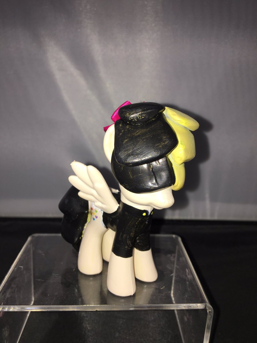 TomCatPopShop's tweet photo. Our newest ponies up on our site! #brony #mlp https://t.co/bsDA1JjdqW