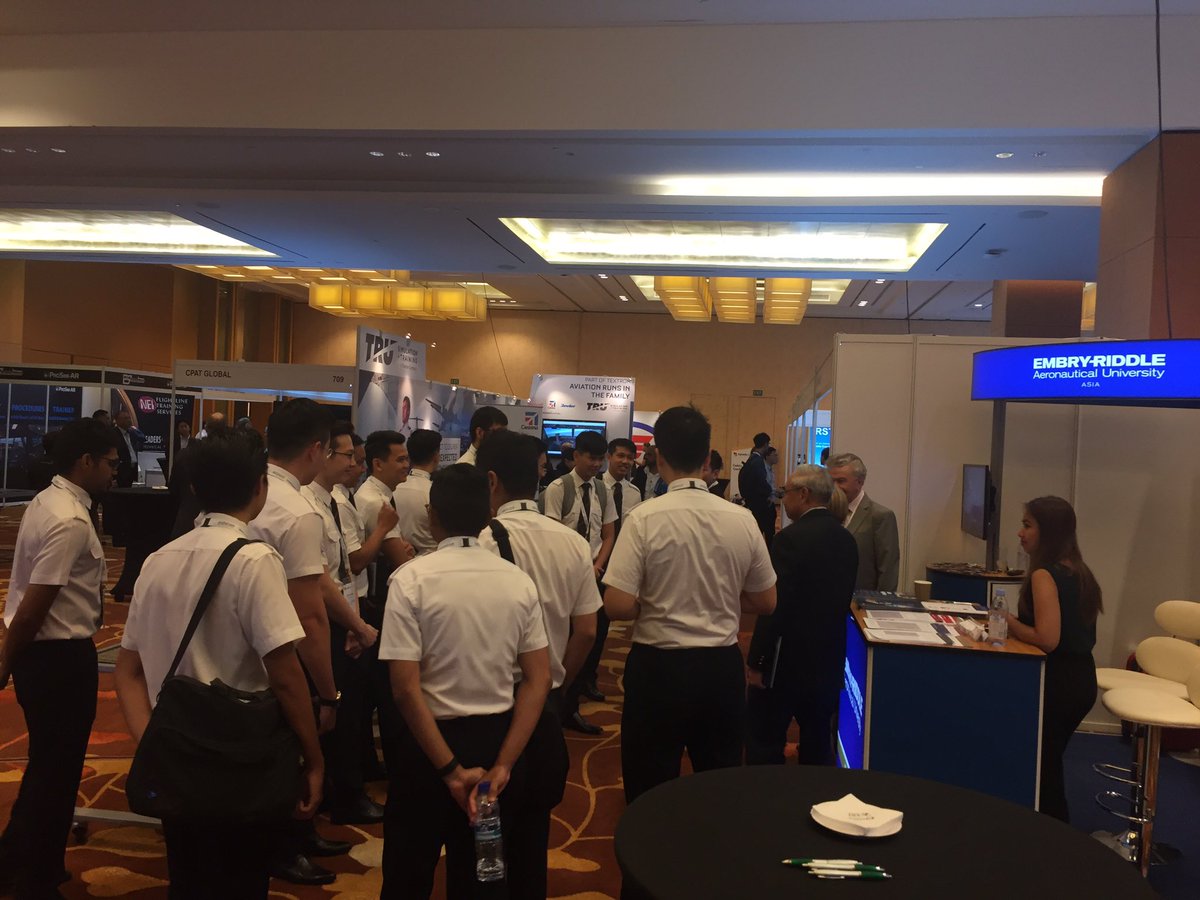 julieinthesky's tweet photo. Great to see the next gen exploring #aviation career opportunities as the global industry grows esp in #Asia #APATS2017 @ERAUWorldwide https://t.co/63sdeSPoqb