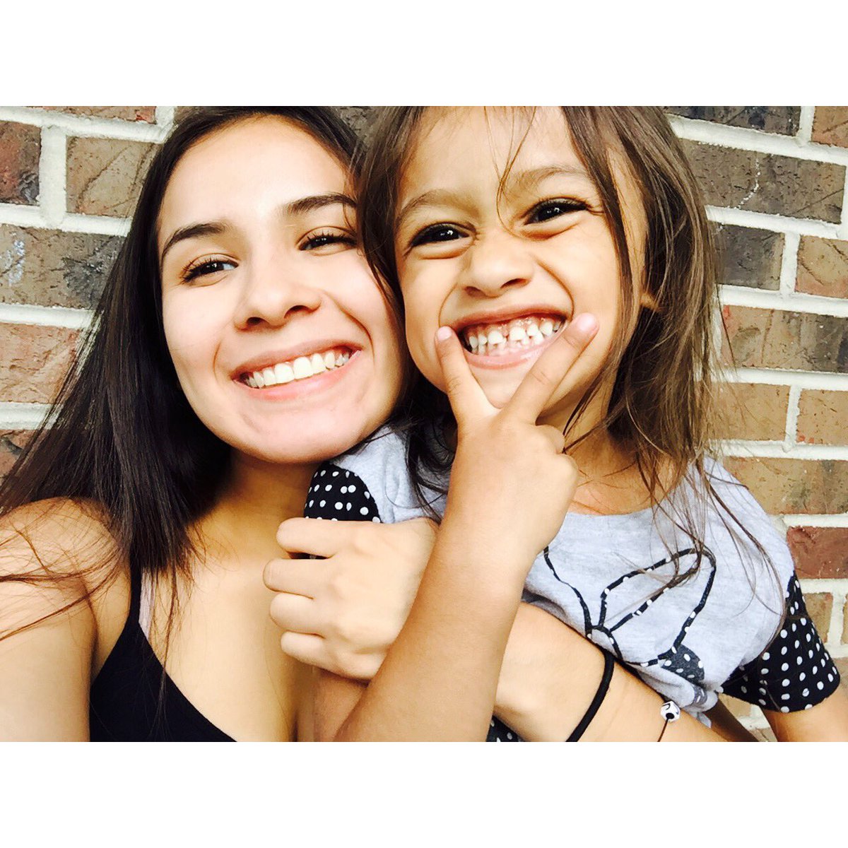 Sheilaa_98_'s tweet photo. That's my little bestfriend 💙🤙🏼 https://t.co/3F5wNN9kp4