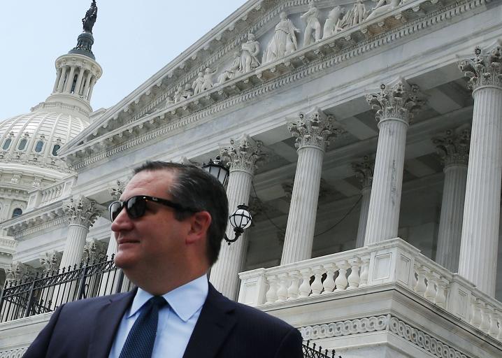 Slate's tweet photo. Flashback: 20 Texas GOP congressmen and both senators voted against Sandy relief https://t.co/VLC7HyxnwR https://t.co/QSBpAHsiJQ