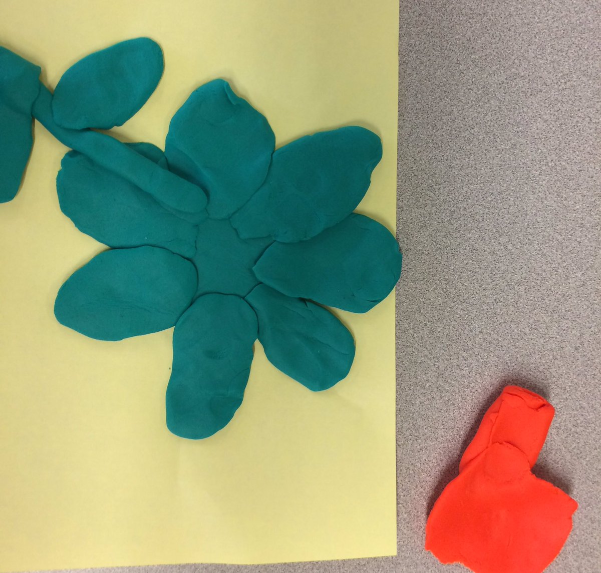 OkayFolks123's tweet photo. Afterschool science class. Write a procedure to follow. #TEAMS #STEM #Descrptive&amp;Detailed #Forgottomentioncolor https://t.co/w7KJkfpMSX