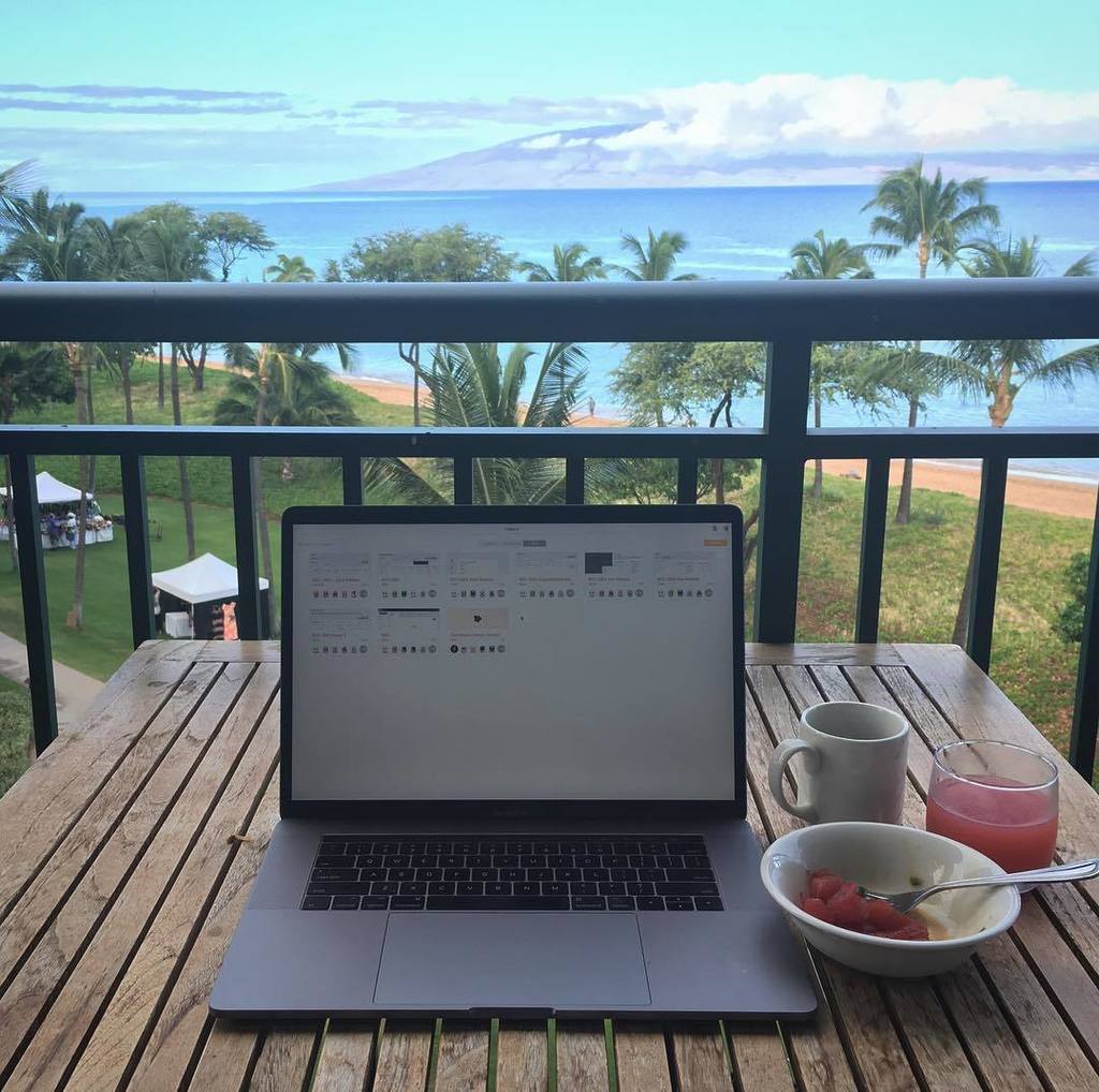 BrianOei's tweet photo. #digitalnomad for a week with @emlovescereal https://t.co/ZgxAmbZbpu