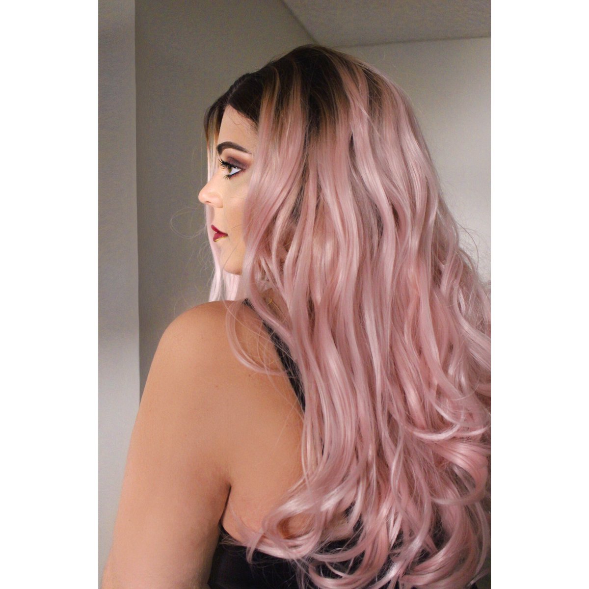 vickyvkan's tweet photo. Come through pink hair 💕 https://t.co/nrsbAzdT7f