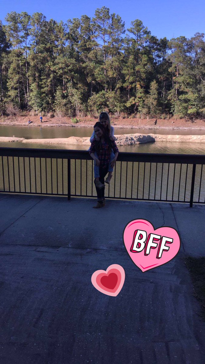 kydolllaasign's tweet photo. Yk , the usual , bragging about ashleigh because she completes my life ..No big deal. 💓😙💕 #ActuallyItIs #Gf4Life https://t.co/QcXCLMGnqD