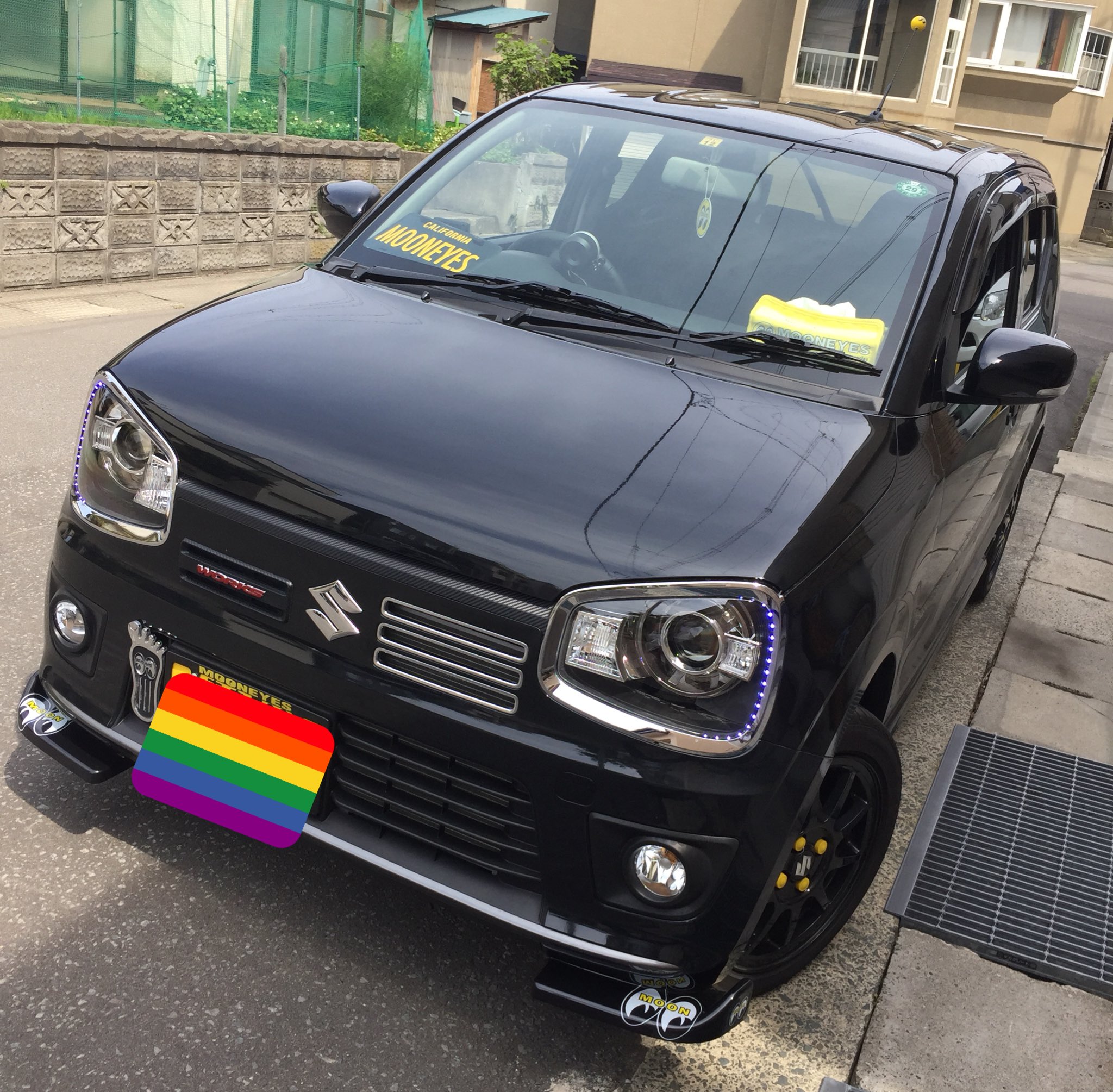 ねええこおお ムーンアイズブラックアルト この車両乗ってて必ず言われることベスト3 便乗です 3位 黄色と黒でまとまってていいね 2位 アンテナボール荒ぶっててうざい 1位 目いっぱい付いてる車だな ムーンアイズ T Co Mudxh0lcvp Twitter