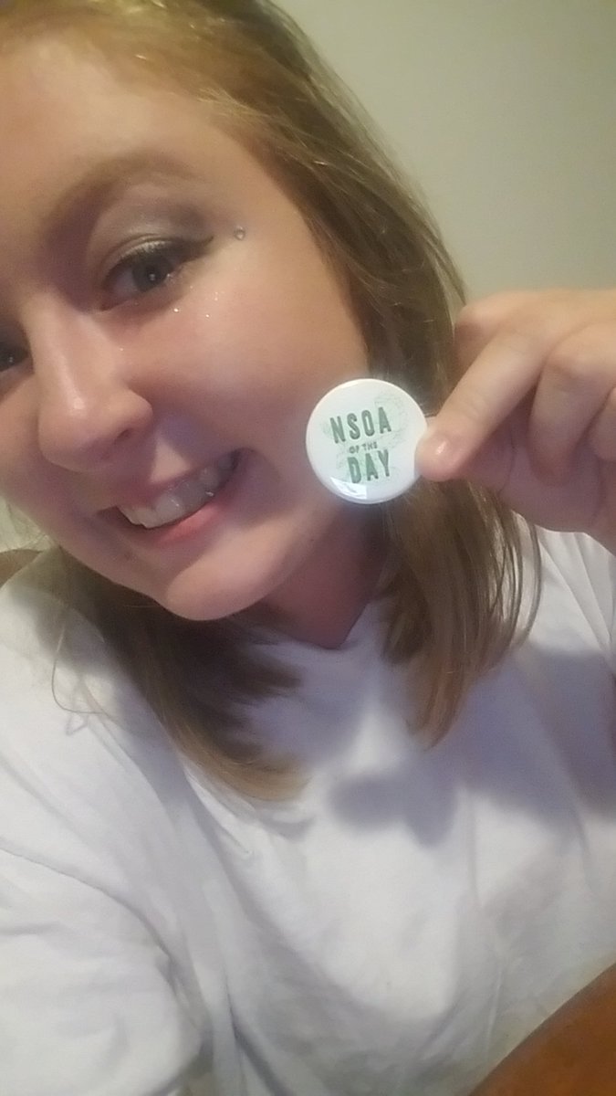 __EDeM's tweet photo. GUYS LOOK WHAT I GOT TODAY!!!! I am such a happy nugget. #NSOyAy #OrientationRocks #truEMU https://t.co/8RlKtmmeAy