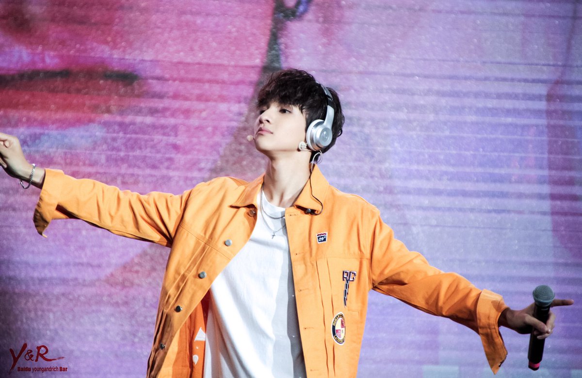 youngandrich117's tweet photo. 20170826 Showcase in Nanjing

#SamuelKim #KimSamuel #김사무엘 #사무엘 #식스틴 #SIXTEEN https://t.co/LFwFBP4Ug6