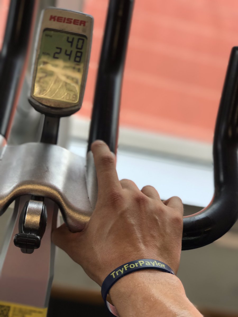 russwebb6's tweet photo. When struggling with rehab, and in need for inspiration, there is only one man I look to. #TryForPaylor #GoBears https://t.co/2SojVgDem7