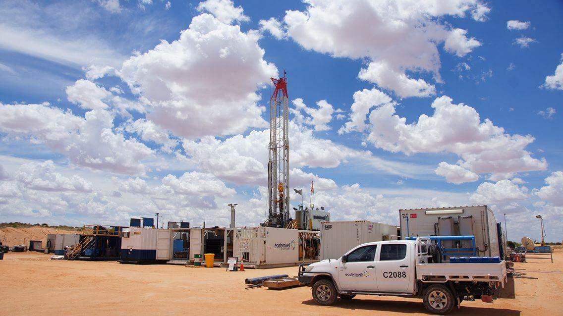 VentiaServices's tweet photo. Our @Easternwell team delivers specialised drilling services for Senex Energy in the Cooper Basin #drilling #cooperbasin #senex #senexenergy https://t.co/E2yCRS9WhM