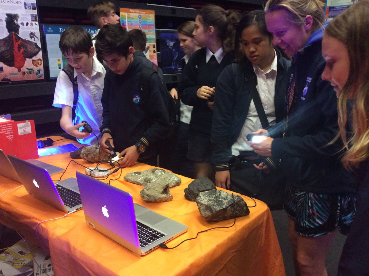 ScAshdale's tweet photo. #AshdaleSTEM a great chance to explore https://t.co/QYhCdhq3Sb