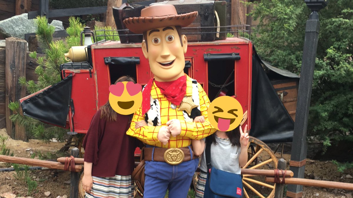 strawberry_730's tweet photo. 8/24,25
Disneyland in California
念願の海外ディズニー🐭🏰

日本やったらアトラクションに専念する派やからショーとかパレード最前列で見れて幸せやった💕
2日間でも満喫できた✨✨ https://t.co/oaaUYbvgCd