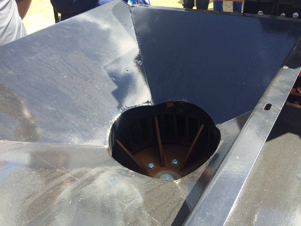 BrettAtkin05's tweet photo. The bits that give the iHSD its ๐ฅ #iHSD #Dowerin #WA #ESHST #RayHarrington @EldersLimited @GRDCSouth @theGRDC @AHRI_Team @WeedSmartAU https://t.co/CWaACaQCFz