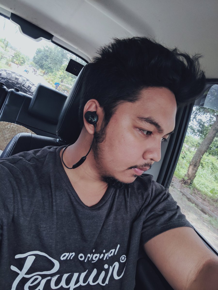 chromaticARC's tweet photo. #Bose #Soundsports https://t.co/2pNeLwATEZ