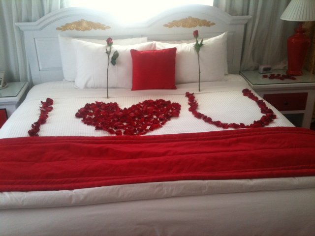 » SWEET GOODNIGHT SMS 2 13 Romantic Bedrooms