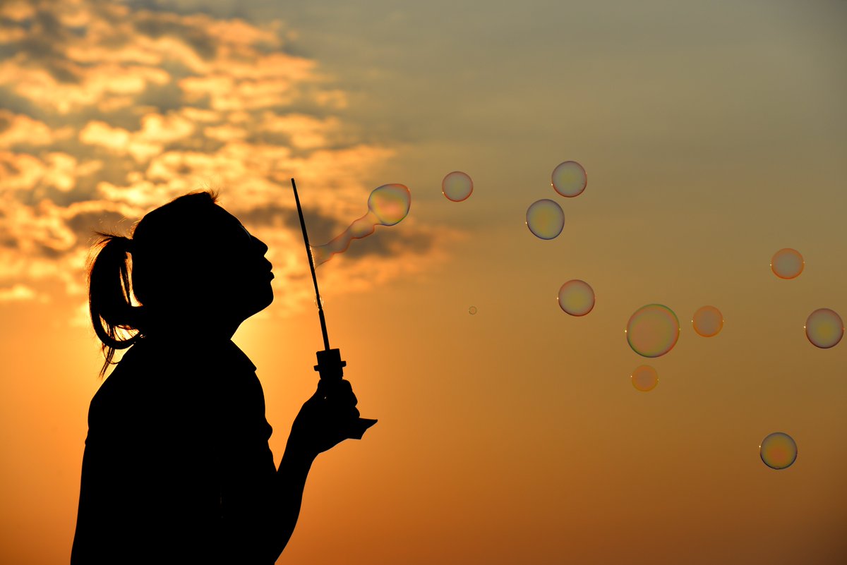 LGIMacroMatters's tweet photo. What causes bubbles and how can #investors spot them? Our Head of #AssetAllocation shares his bubble watch index https://t.co/f52MAlmuQ4 https://t.co/lxJrVTKe8z