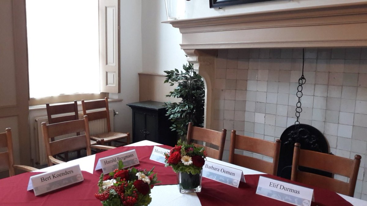 Eagerly awaiting the launch of our project and the opening of our location, the Simpelhuis! With <a href="/DutchMFA/">Dutch Ministry of Foreign Affairs 🇳🇱</a> Bert Koenders and <a href="/HaraldBergmann/">HARALD M. BERGMANN</a>
