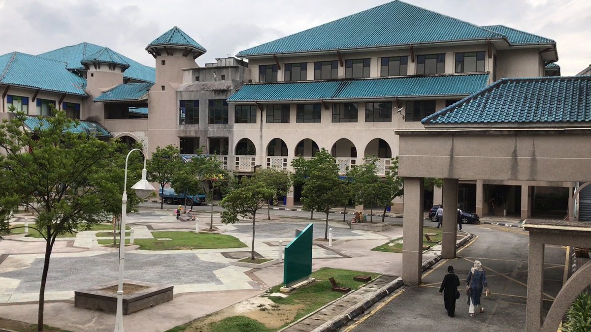 IsDB_CoE's tweet photo. Graduates &amp; students under @isdb_group -MoHE #scholarship program mostly major in: engineering, IT &amp; #appliedsciences @ many #Malaysian univ https://t.co/KWV3Kin7zb