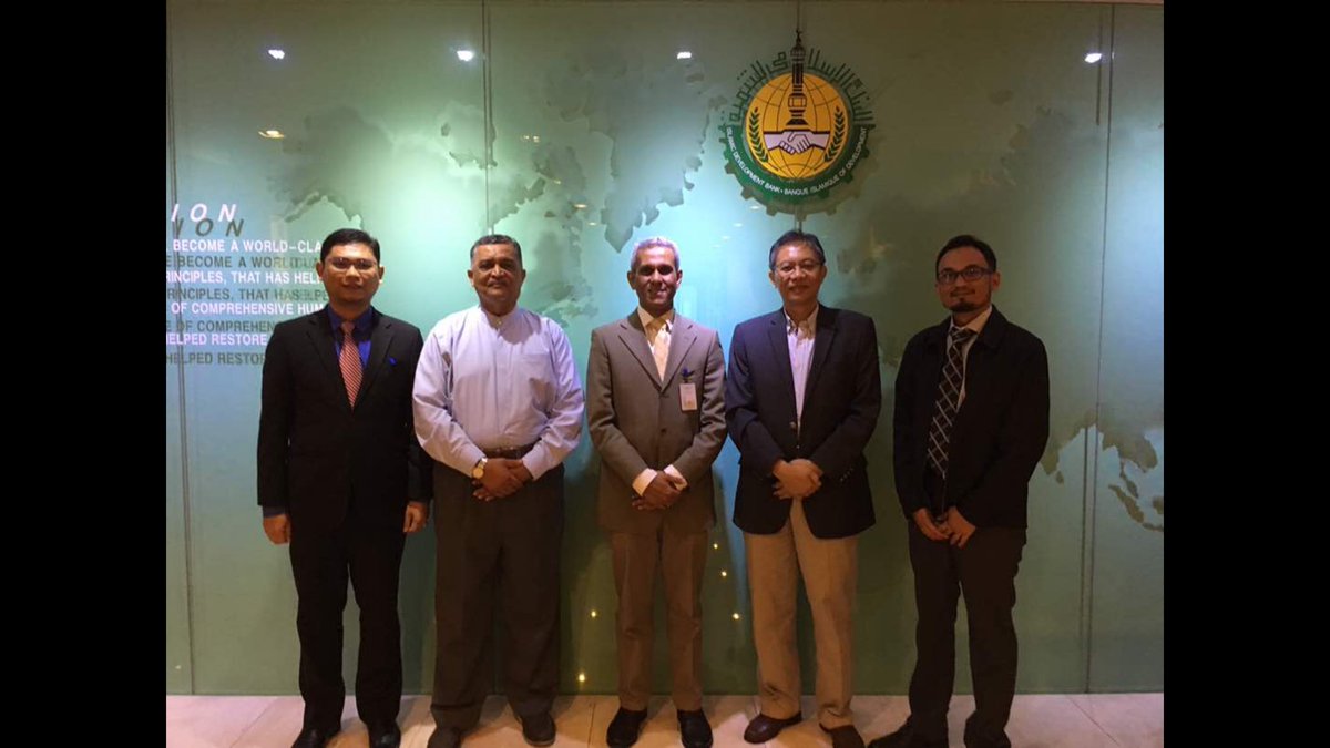 IsDB_CoE's tweet photo. Graduates &amp; students under @isdb_group -MoHE #scholarship program mostly major in: engineering, IT &amp; #appliedsciences @ many #Malaysian univ https://t.co/KWV3Kin7zb