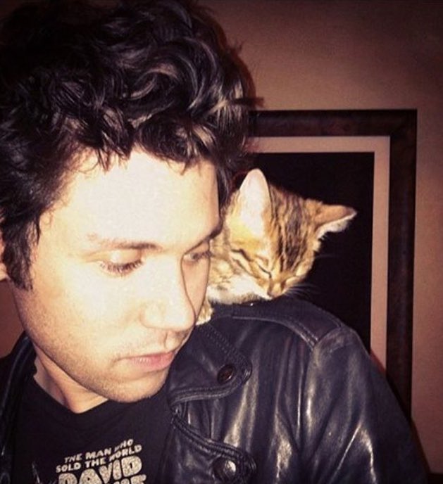 IM SOBBING HAPPY BIRTHDAY RYAN ROSS ILYSFM 