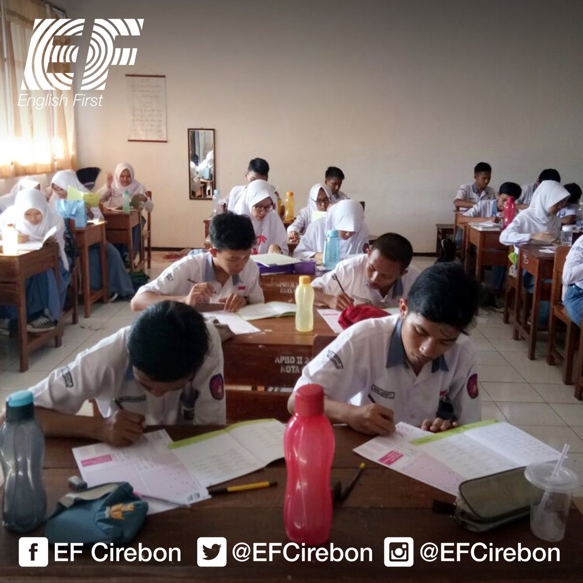EFCirebon's tweet photo. 1/2 @EFCirebon kali ini mengadakan Try Out Bahasa Inggris di SMAN 2 Cirebon https://t.co/wNkRqGQguc