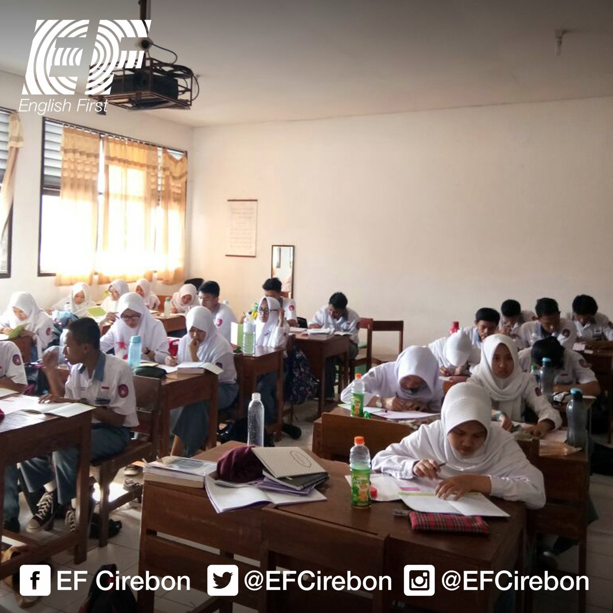 EFCirebon's tweet photo. 1/2 @EFCirebon kali ini mengadakan Try Out Bahasa Inggris di SMAN 2 Cirebon https://t.co/wNkRqGQguc