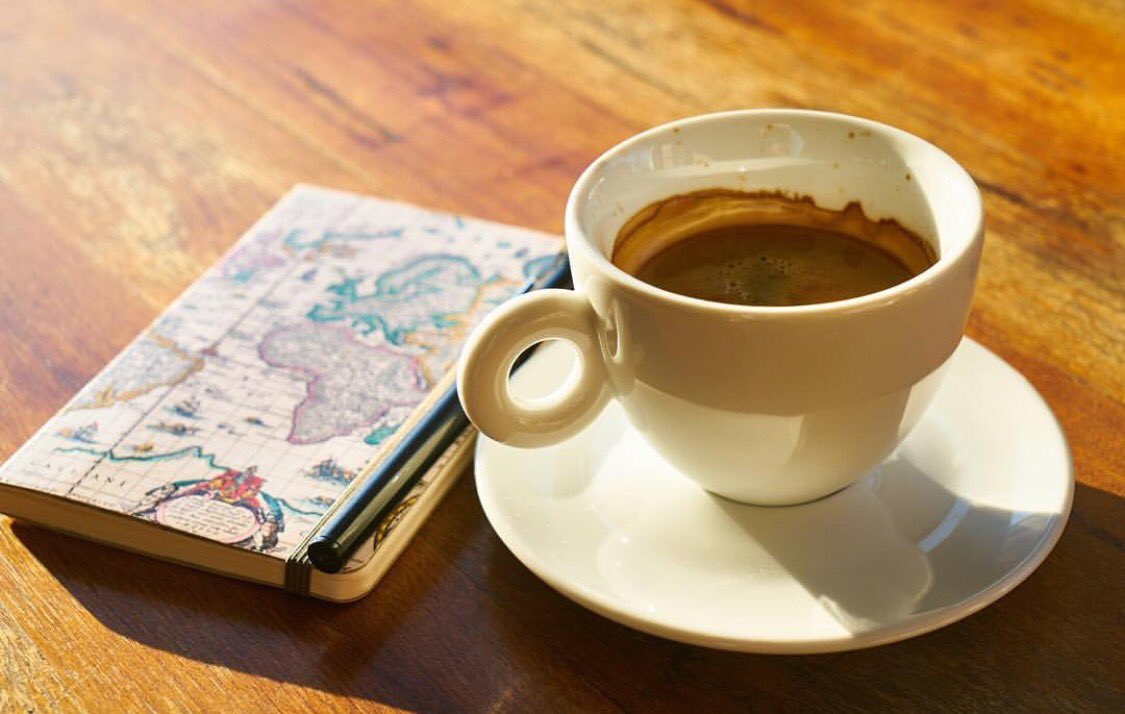 antonellanardi4's tweet photo. ...ora del caffè...
Buon 🌞giorno 
#cheprofumo
#oragiudalletto
#levacanzevizziano ☕️💋💋 https://t.co/no66V7Nk9i