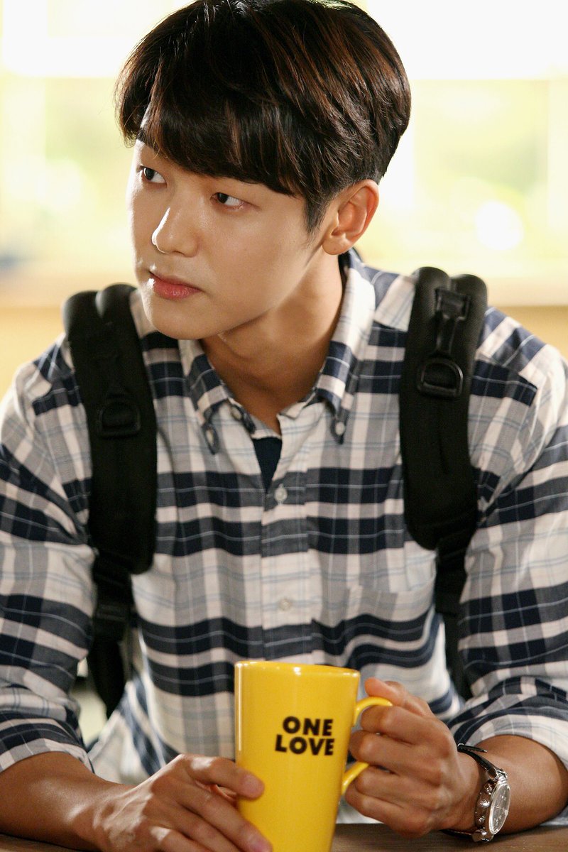 MINID0628's tweet photo. "One Love" หมอหล่อบอกต่อด้วยนะ~~ 🤗🤗🤗🤗 #KangMinHyuk #HospitalShip #MBC https://t.co/eG7QhdLkQX https://t.co/TKsHPjrLva