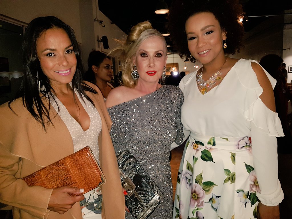 PalluSA's tweet photo. Actress and new mummy @CARMELFiSHER and @JenBala , they just love #Letslearntoys https://t.co/CjlVML0wpH