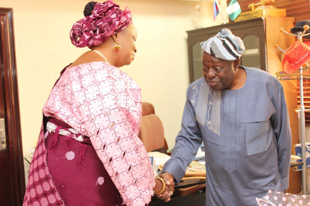atbu_official's tweet photo. Pro-Chancellor, Nimota Nihinlola Akanbi and Aare Afe Babalola in the latter's office. https://t.co/tsBa6YzVFg