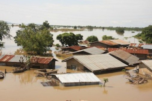 hallaboutafrica's tweet photo. Unnoticed. As 15 deaths from heavy rains in Houston USA grab world attention, 44 have died so far in Niger from torrential rains. https://t.co/ea2sNnDb78