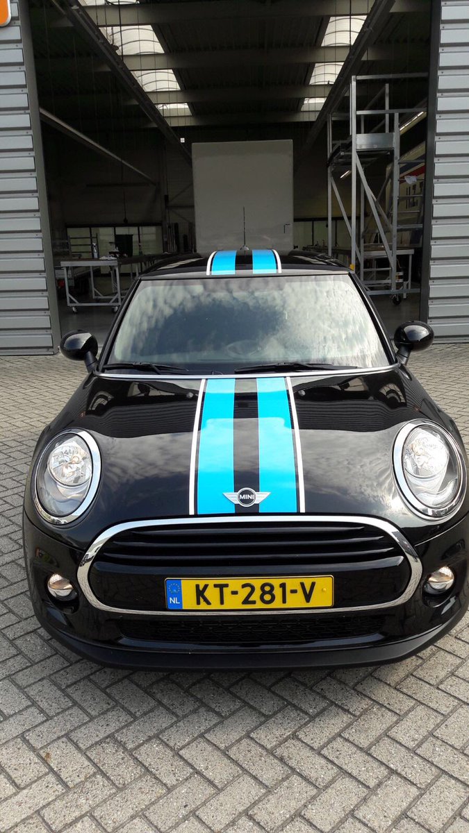 Wat een gave kar zo, de eerste #mini voor <a href="/WattcoNL/">wattco</a> in de clubkleuren!