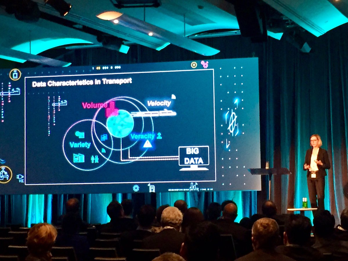 Krupa_UMyers's tweet photo. Volume, variety, velocity &amp; veracity - 4 characteristics of key #data in #transport. Rhena Helmus @ #Digitalize2017 #bigdata https://t.co/GkHtQwouHN