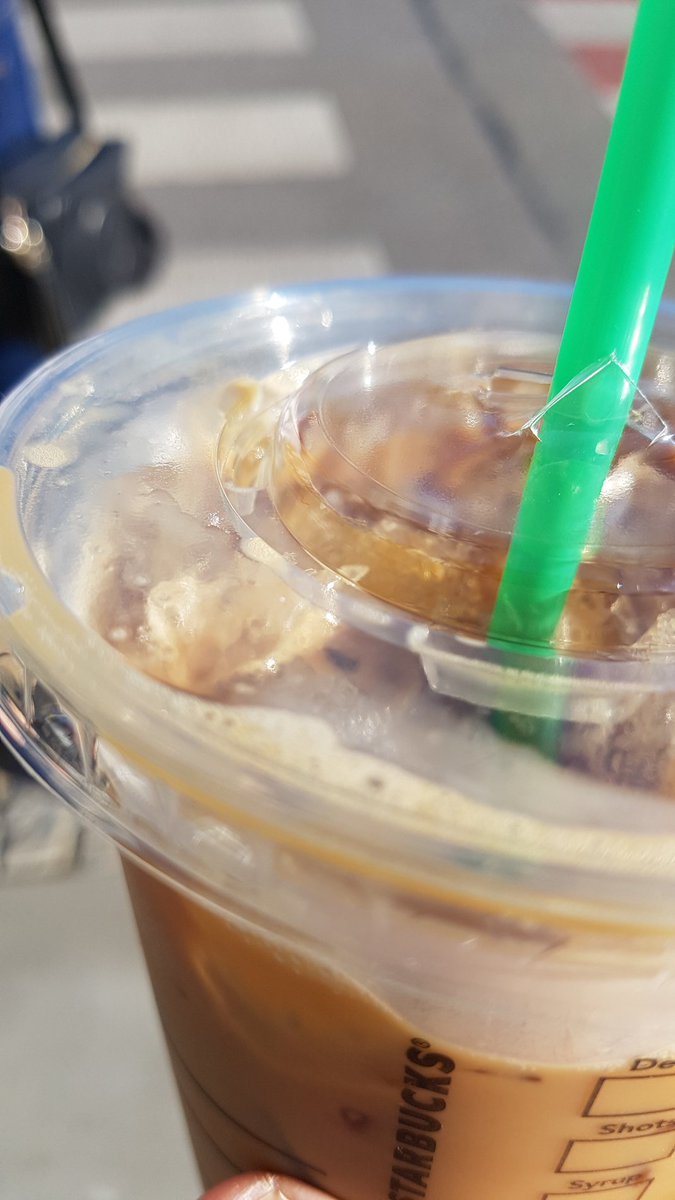 dominikras's tweet photo. No. Nareszcie. Teraz mogΔ napier... #coldbrewrocks (@ Starbucks in Warszawa, Mazowieckie) https://t.co/ISaWdrhO7V https://t.co/FrDyWrnIQF