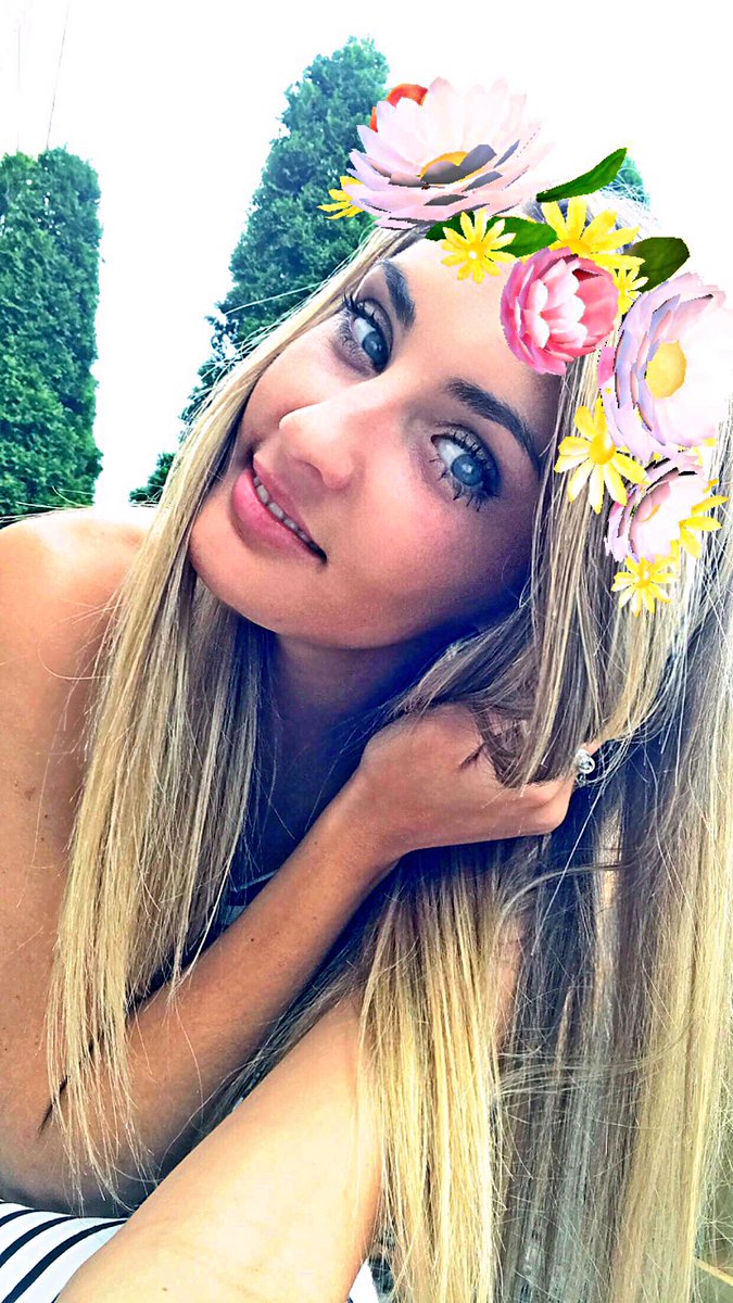 CidneyAult's tweet photo. Flower head 🌺🌸🌼🌻🌹🌷 https://t.co/tDv5VCWLJd