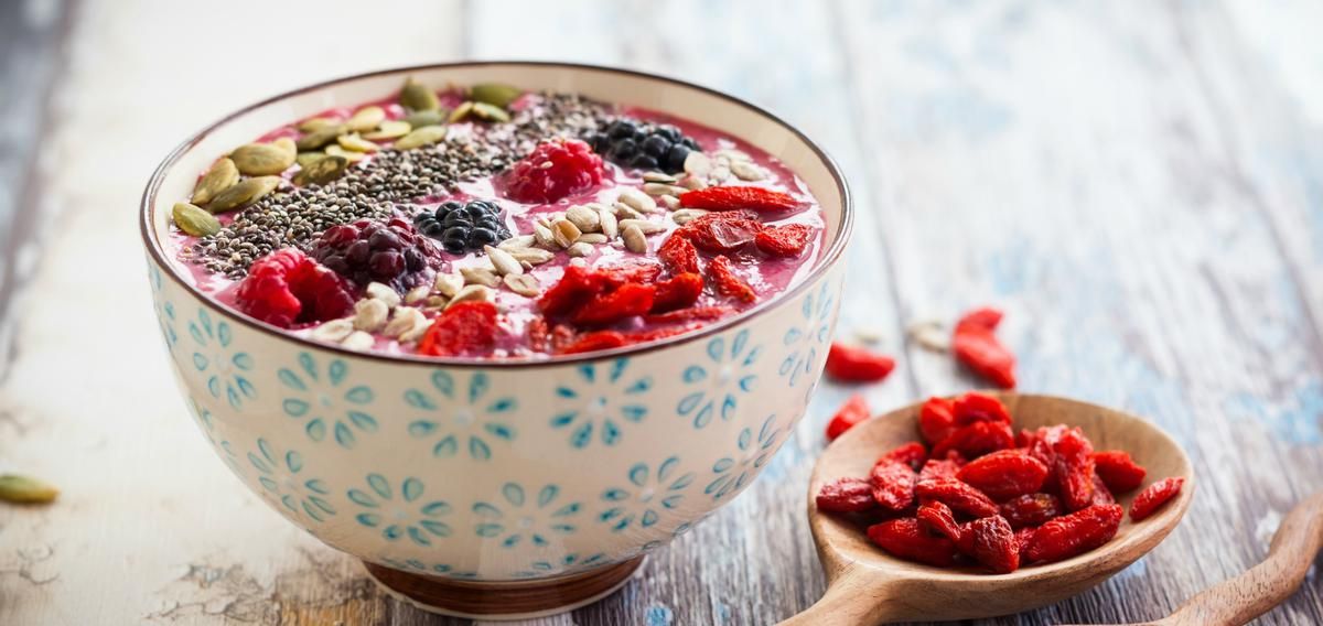 Pour profiter de leurs bienfaits sans se ruiner, voici les équivalents aux #superaliments I <a href="/Madamefigaro/">Madame Figaro</a> buff.ly/2gilp9B #Nutrition